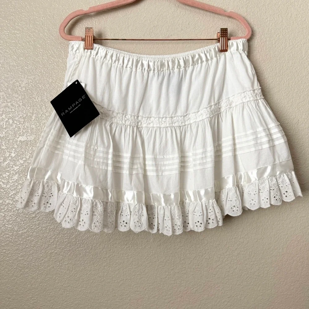 Vintage Y2K Coquette Rampage Cotton Eyelet Tiered Mini Skirt NWT Small White